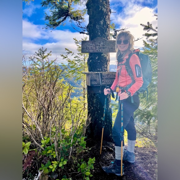 Meet your Posher, Dani - Picture 1 of 1